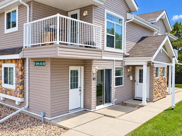 150 Edwards Dr E #43, Edmonton, AB T6X 1M4