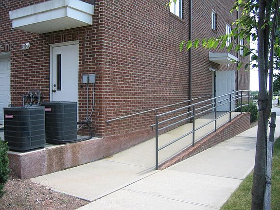 5th image of 288 Johnston Ave #G