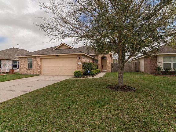 2nd image of 10 N Golden Oak Dr