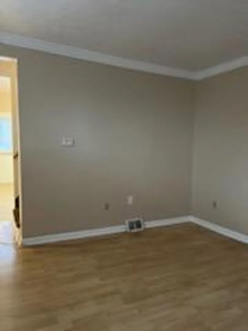 Mt Washington 2 Bedroom Duplex — Photo 2