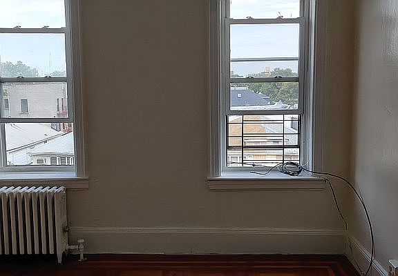 5th image of 1820 Avenue V APT 4B