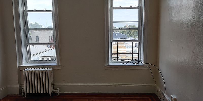 2nd image of 1820 Avenue V APT 3D