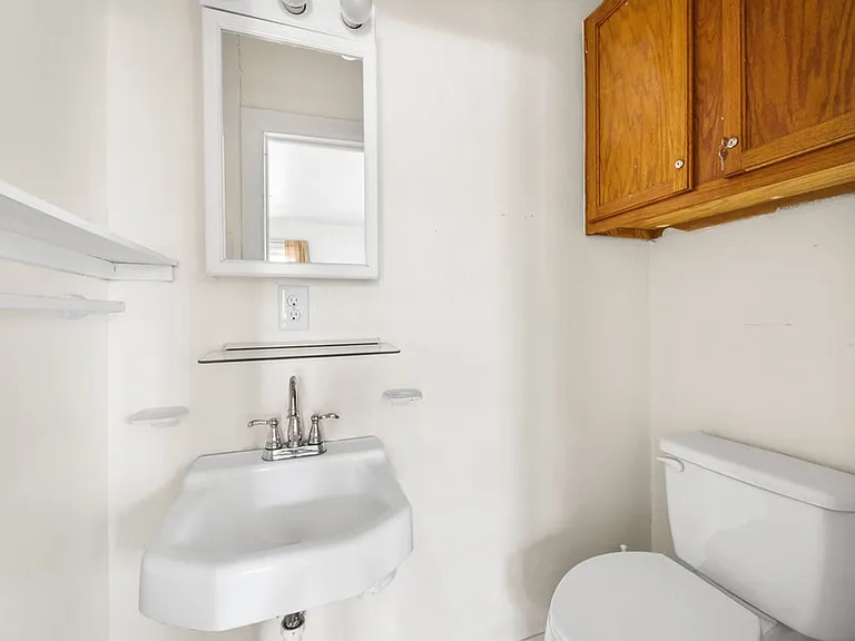 2445 W Mount Comfort Rd — Photo 18