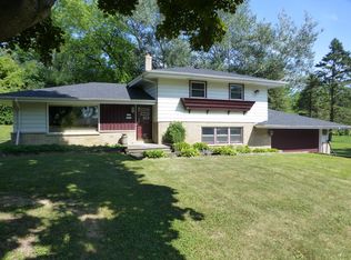 W136N8742 Esquire Rd, Menomonee Falls, WI 53051