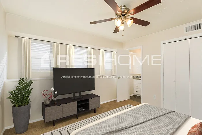 4721 Leslie Dr — Photo 8
