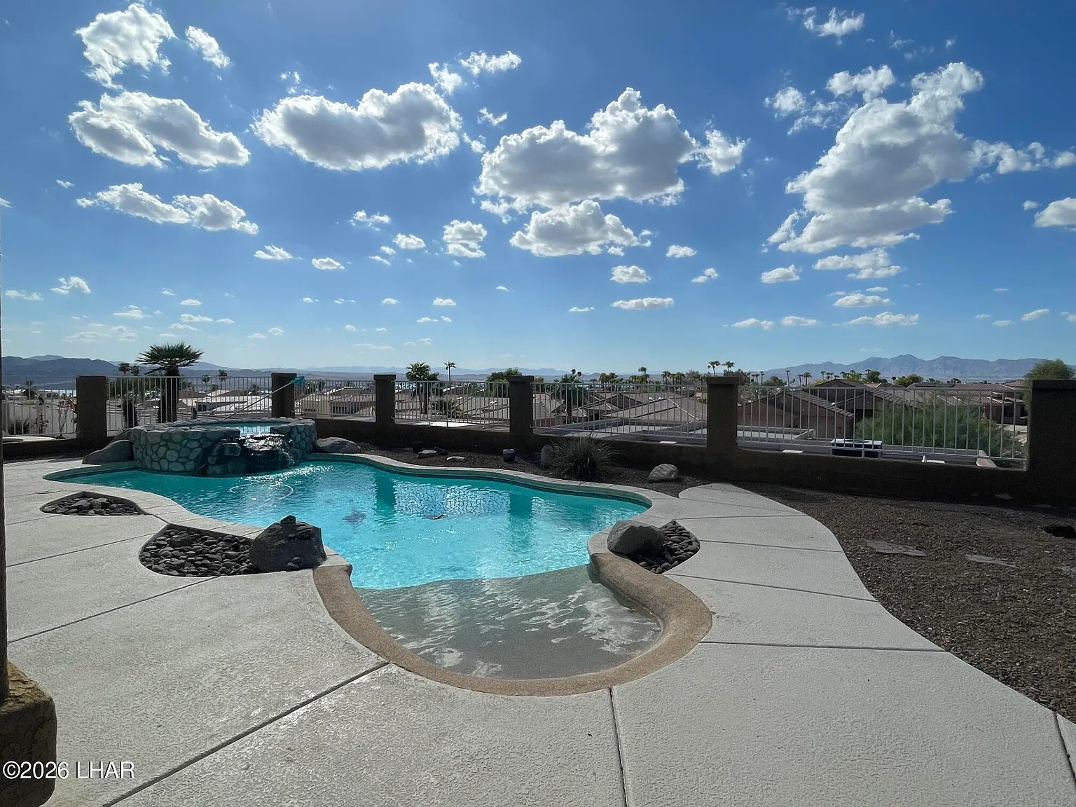 4 bed, 3.5 bath, 2263 sqft, $3,000 — Photo 4