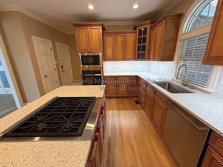 1016 Longhorn Ct — Photo 10