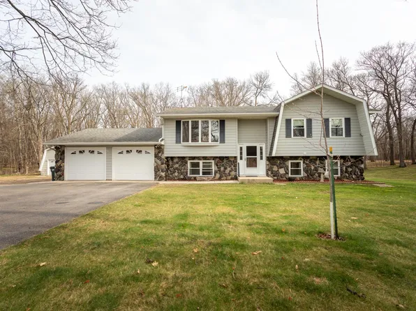 2201 E Oak Knoll Dr NE, Alexandria, MN 56308