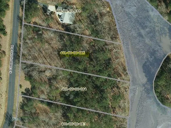 102 E Commodore Dr, Cross Hill, SC 29332