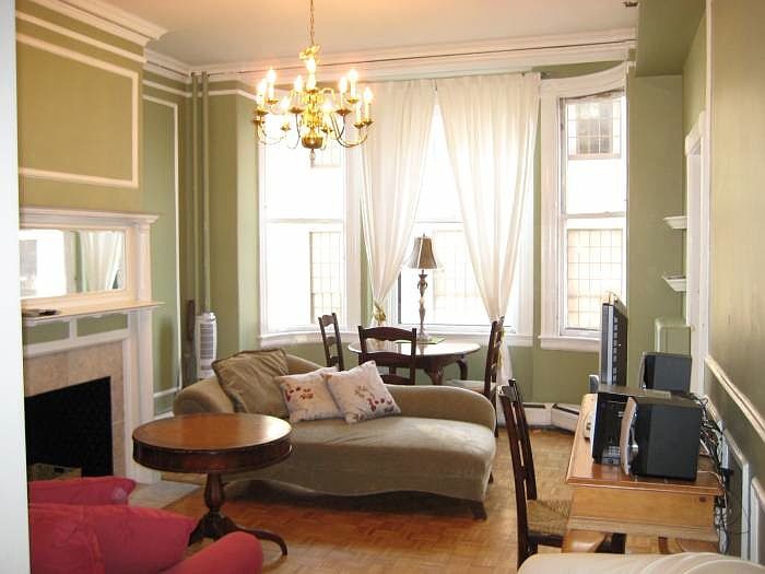 Livingroom front