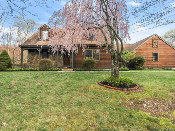 983 Congress St, Fairfield, CT 06825