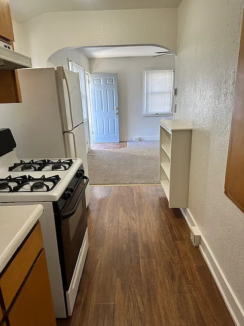 1 bed, 453 sqft, $1,050 — Photo 3