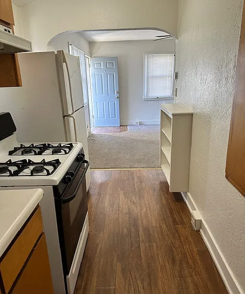 546 Jackson St — Photo 3