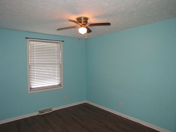 5th image of 1105 Eileen St #1105