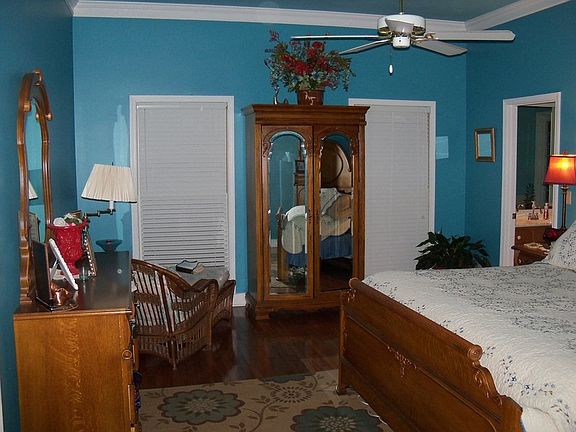 downstairs master bedroom