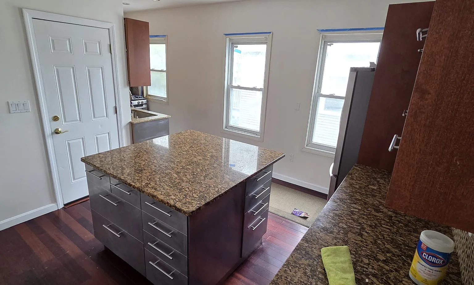 3 bed, 1326 sqft, $2,700 — Photo 4