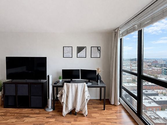 5th image of 1540 N La Salle St #1607