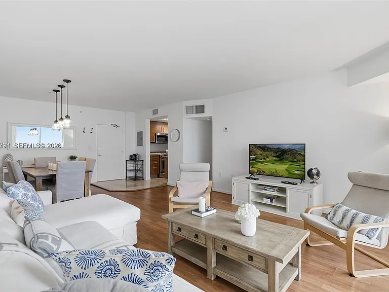 10275 Collins Ave #718 — Photo 9