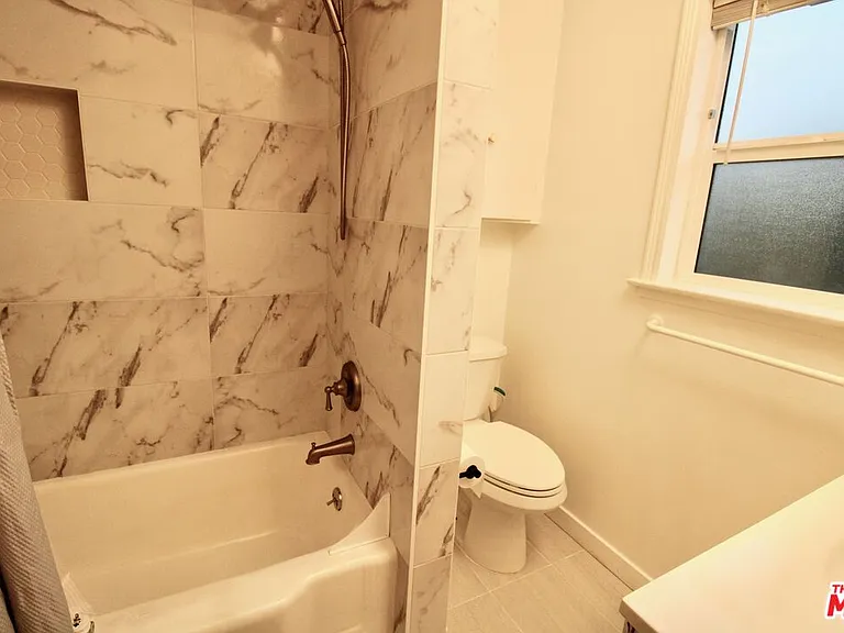 4336 Laurel Canyon Blvd — Photo 16