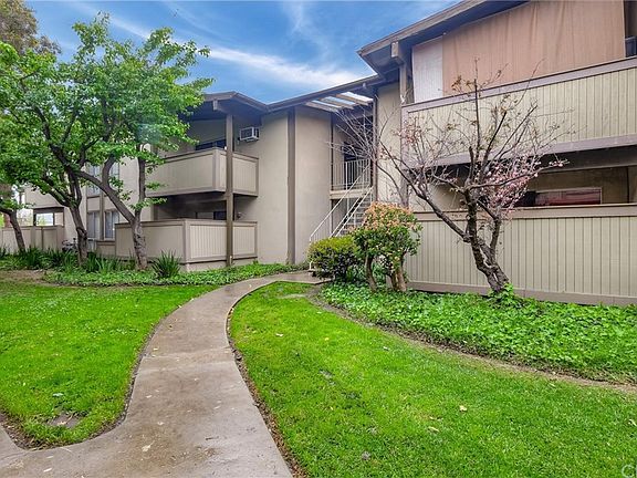 3rd image of 838 Coriander Dr Unit D