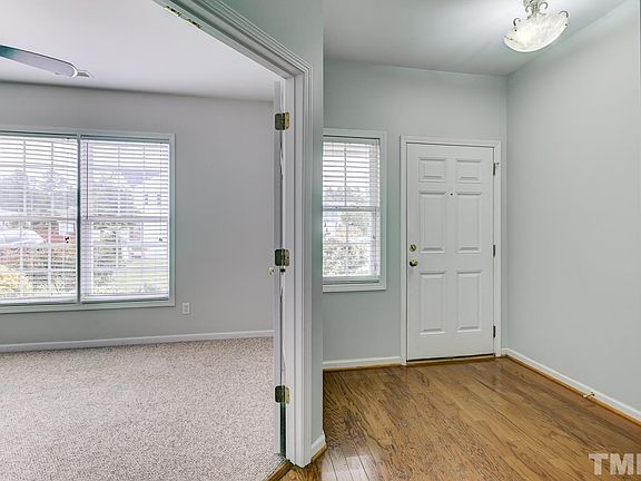3rd image of 14 Beaver Creek Ln