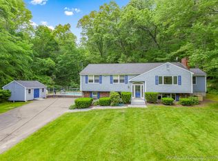 20 River Rd, Merrimac, MA 01860