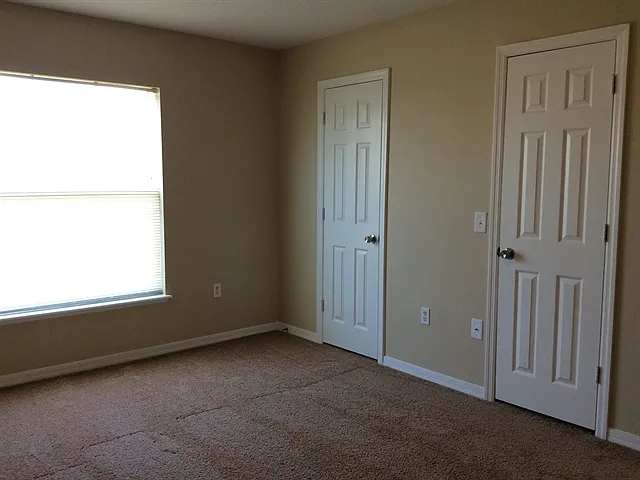 401 Blake Ave — Photo 19