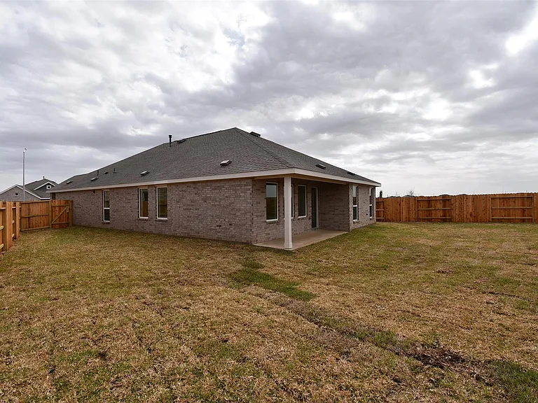 6303 Golden Seaton Dr — Photo 38