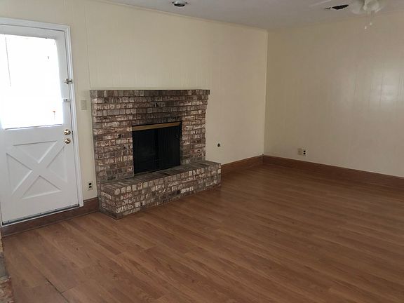 3rd image of 2009 Angelina Cir