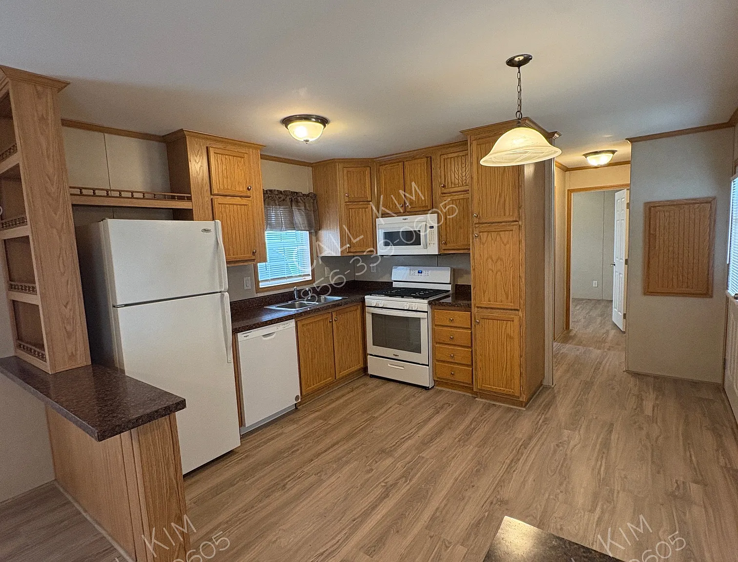 3 bed, 1.5 bath, 924 sqft, $1,600 — Photo 2