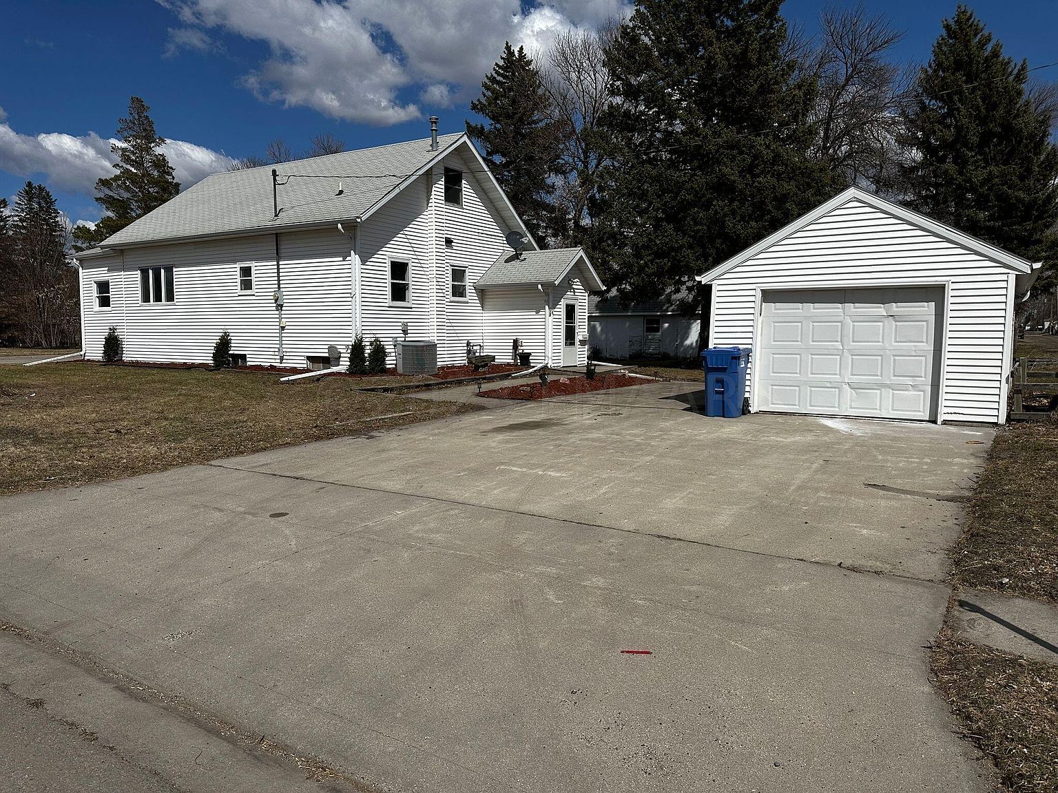 201 1st Ave SE, Dilworth, MN 56529 Zillow