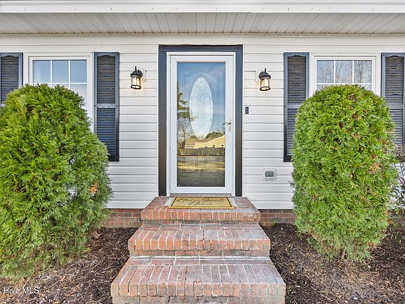 4th image of 101 Barton Oaks Drive