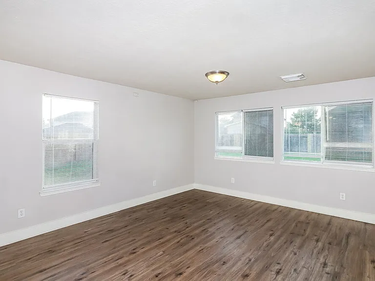 7431 Leightonfield Ct — Photo 7
