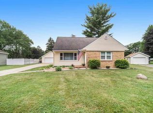 1526 Devonshire Rd, Jackson, MI 49203