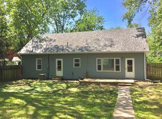 718 Locust St, Boonville, MO 65233