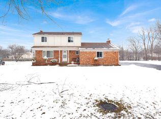 5583 Farmington Rd, West Bloomfield, MI 48322