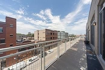 5th image of 2159 N Damen Ave #304