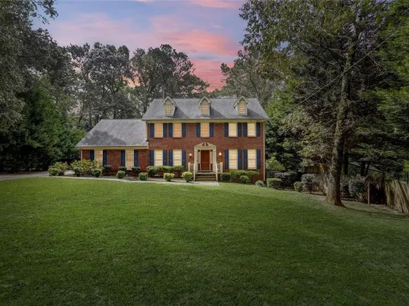 5774 Vantage Ct, Stone Mountain, GA 30087
