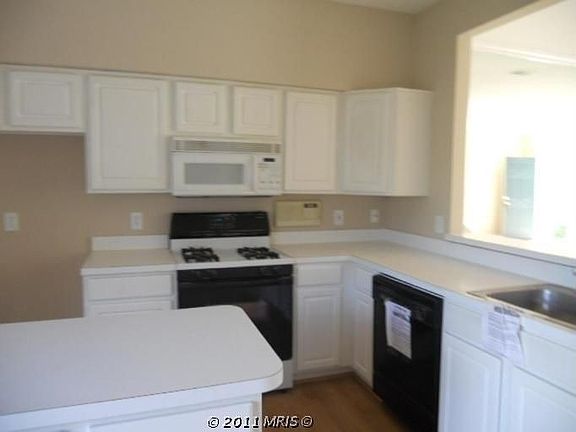 4th image of 2704 Cherrywood Ct