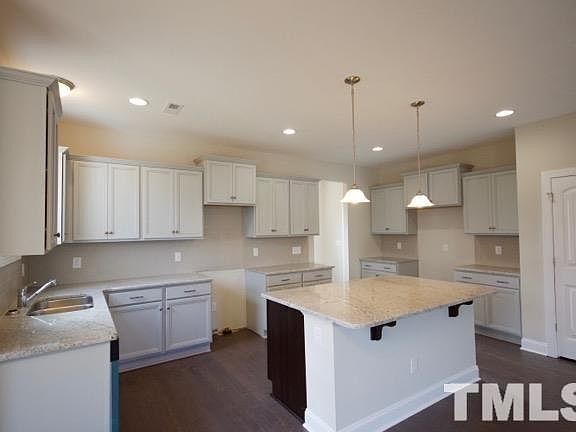 4th image of 106 Hawkesburg Dr #51