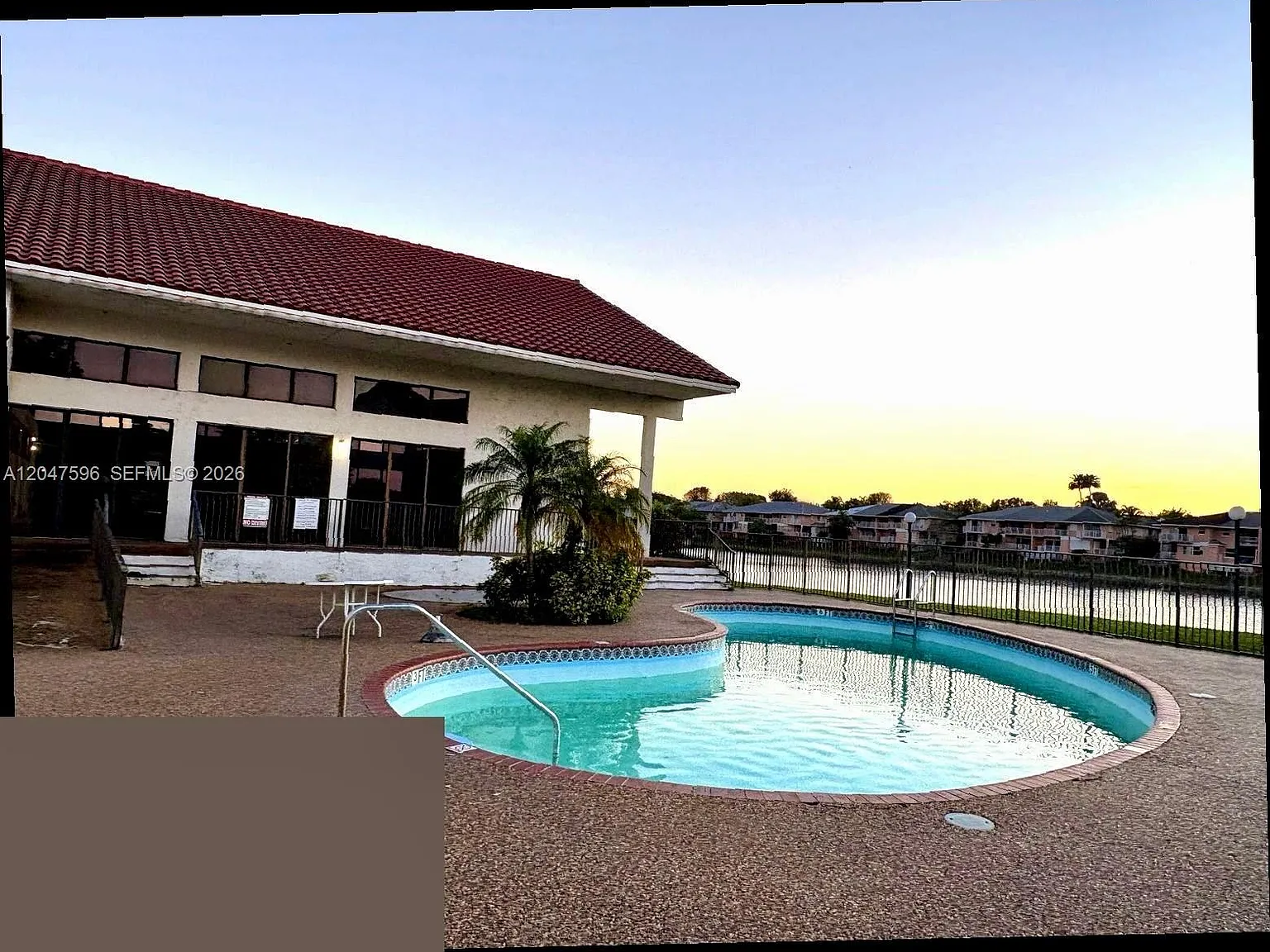 Mira Lago Condo — Photo 4