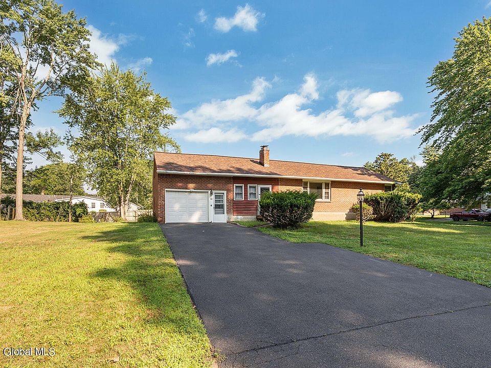 1st image of 11 Beverly Drive