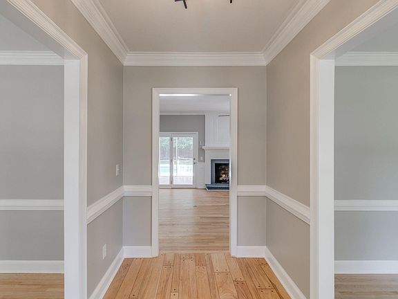 4th image of 3 Foxfield Ln
