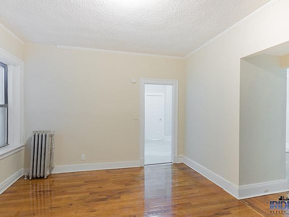 2nd image of 121 S Harrison St