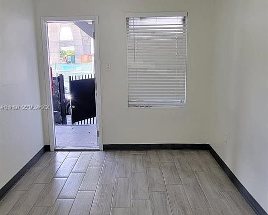 4th image of 140 NW 13th St #148