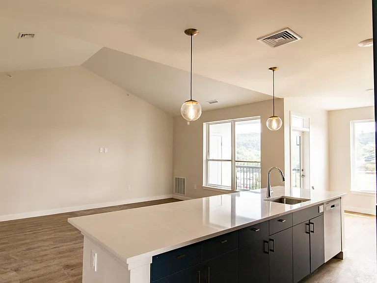 Breakfast Bar/Kitchen Island