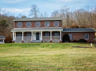 36 Tanglewood Rd, Belpre, OH 45714