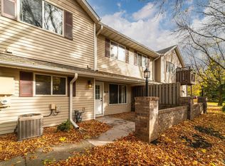 7656 13th St N, Oakdale, MN 55128