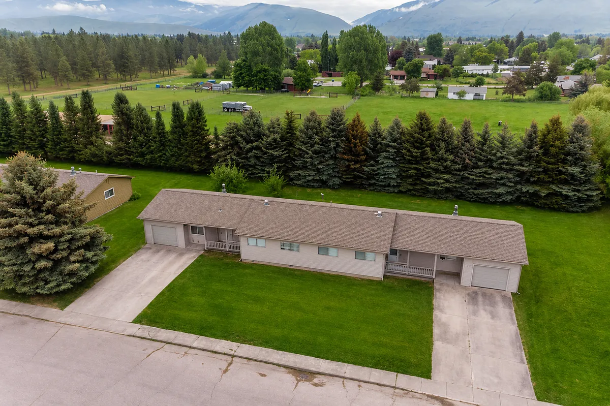 Building Photo - 1720 Birchwood Ln