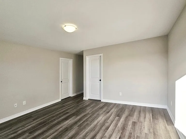 72 Richelieu St — Photo 9